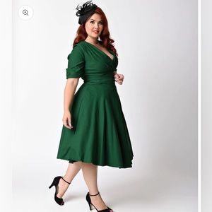 NWT! Unique Vintage Plus Size Emerald Green Delores Swing Dress With Sleeves